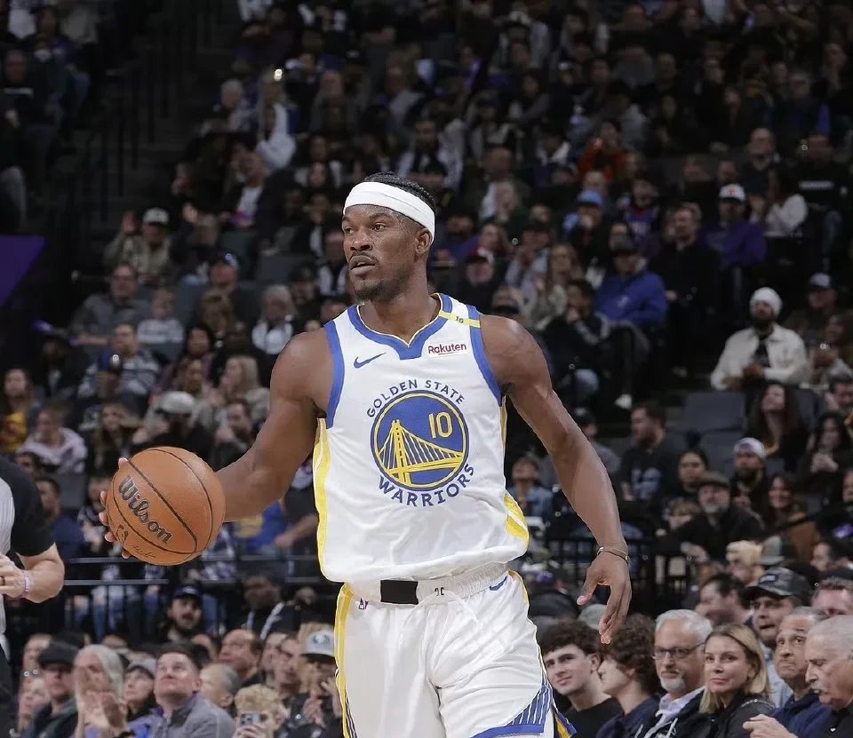  巴特勒重要时刻战术调整，塞尔维亚队带队取胜！赢得满堂喝彩