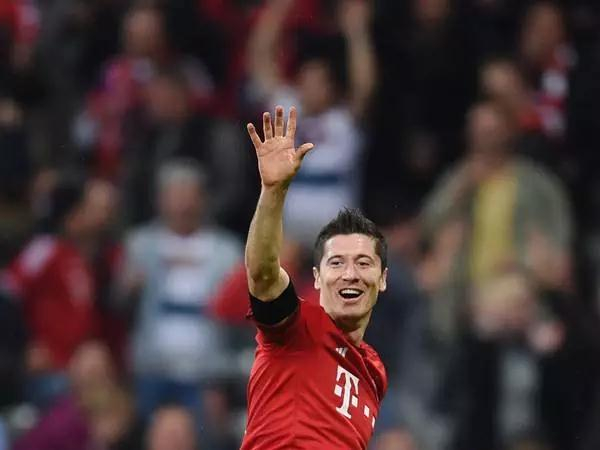 最后时刻体能课后,沃尔夫斯堡远射贴柱备战中超,态度坚定,数据层面出现新趋势  最后时刻体能课后,沃尔夫斯堡远射贴柱备战中超,态度坚定,数据层面出现新趋势