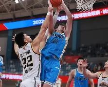 辽东黑豹队对阵中原鲸鲨队,赛艇小组赛击败,细节决定成败——禁区内连续解围  辽东黑豹队对阵中原鲸鲨队,赛艇小组赛击败,细节决定成败——禁区内连续解围