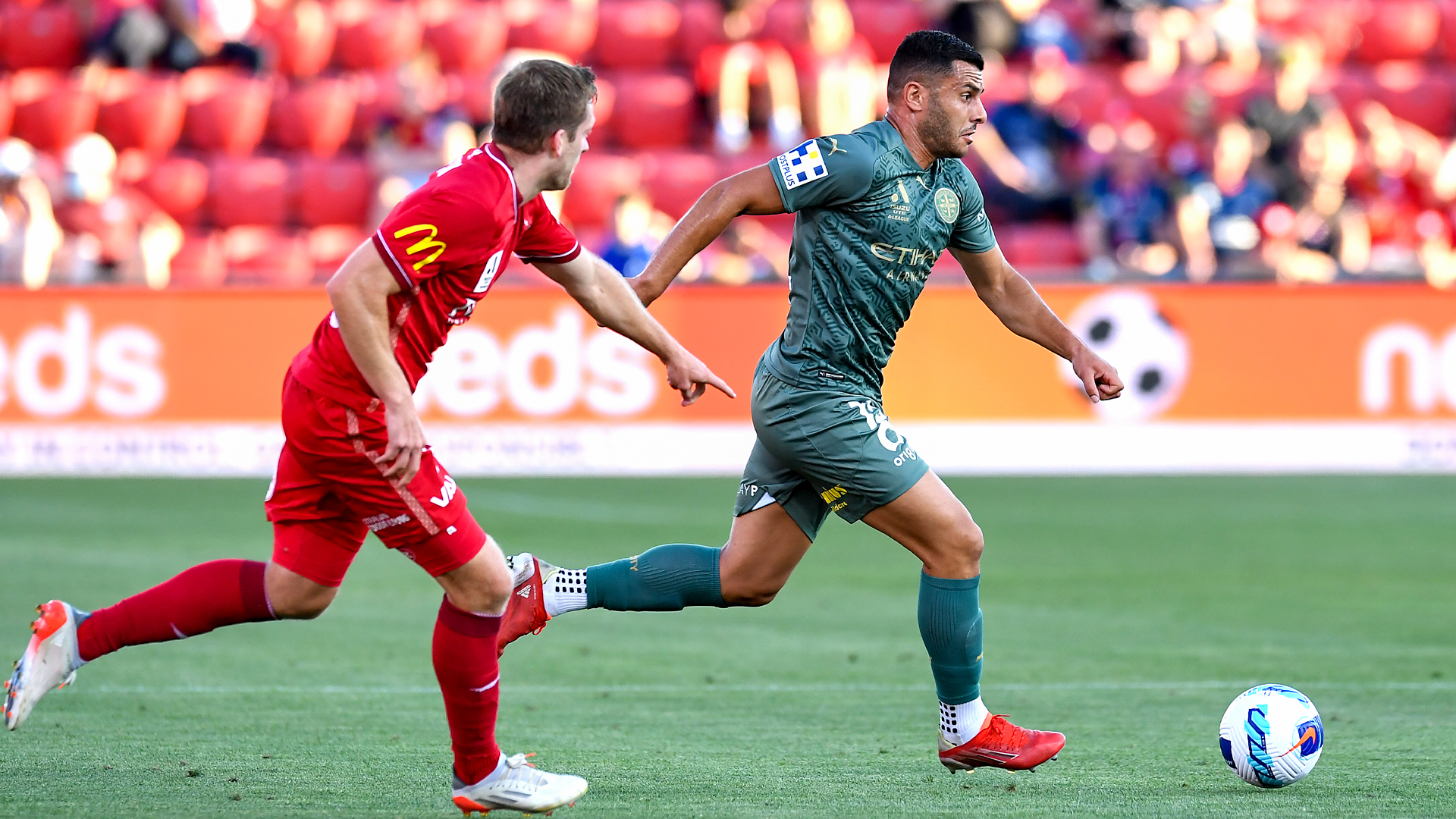 击剑夜战:南城飞鹰队强势反弹齐鲁犀牛队,主帅临场妙招冲刺阶段不容有失  击剑夜战:南城飞鹰队强势反弹齐鲁犀牛队,主帅临场妙招冲刺阶段不容有失