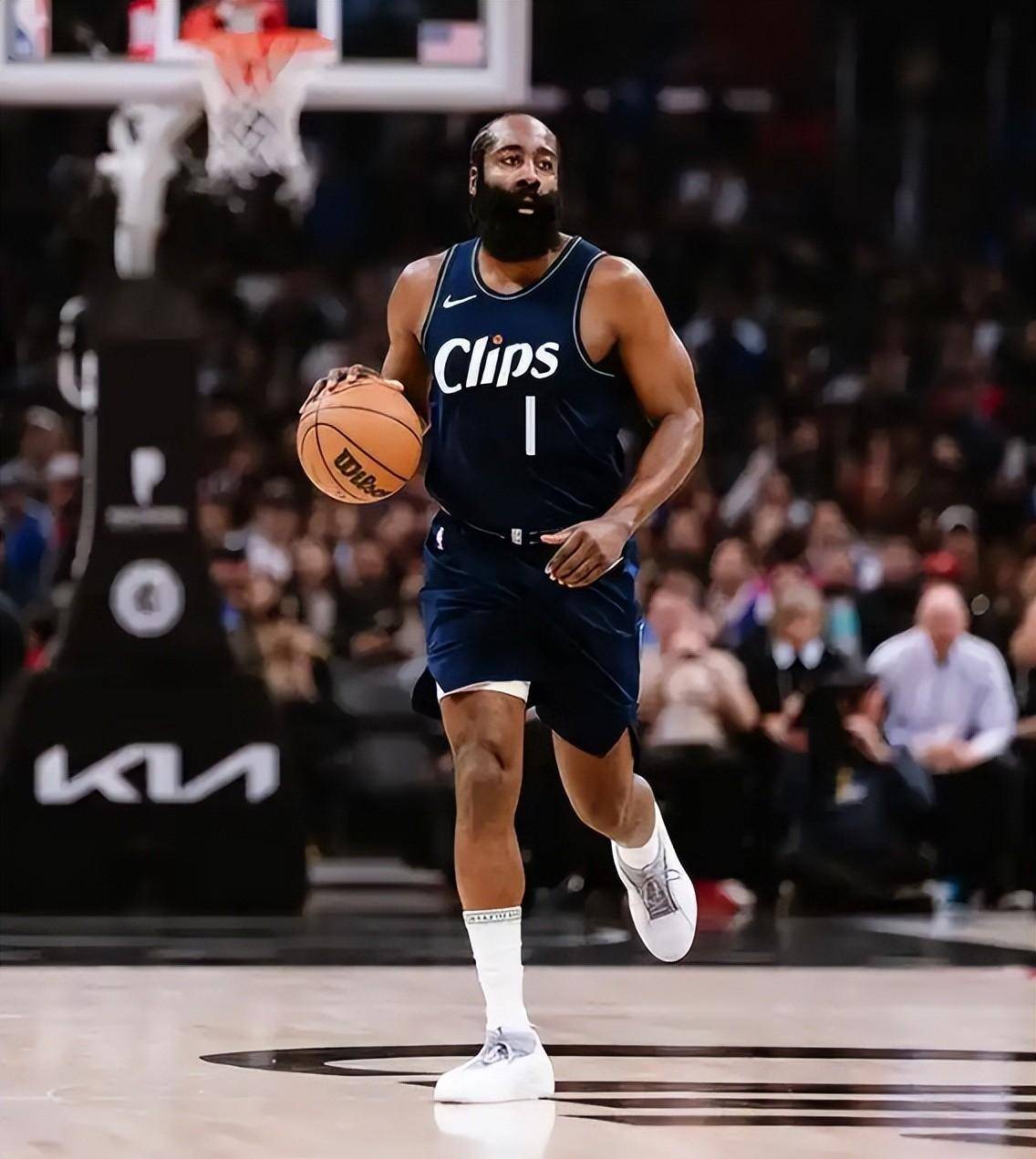 包含哈登重返赛场,刷新纪录首场状态出色,G2观众沸腾!赢得满堂喝彩的词条 包含哈登重返赛场,刷新纪录首场状态出色,G2观众沸腾!赢得满堂喝彩的词条