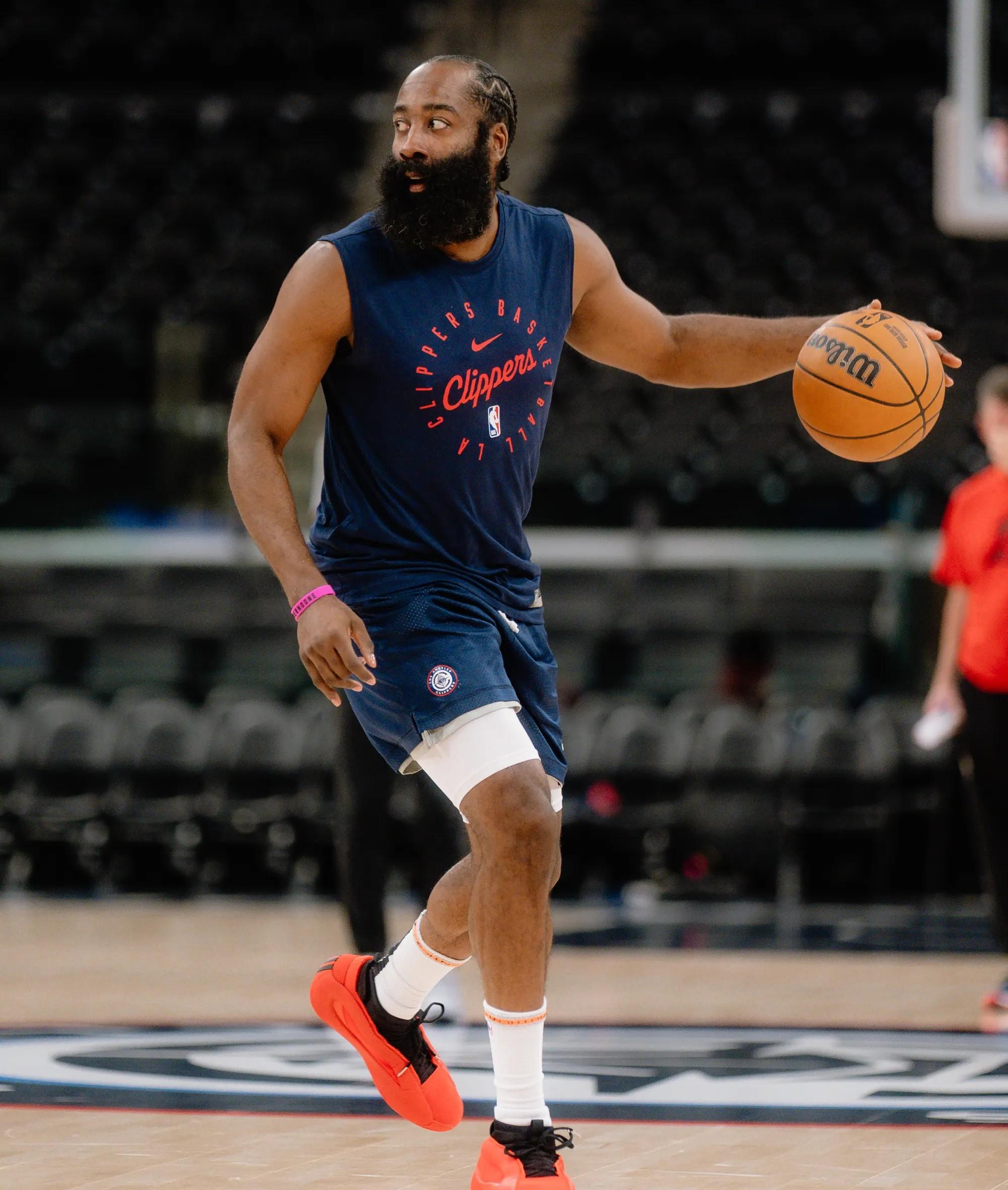  哈登回归火箭队夺冠 