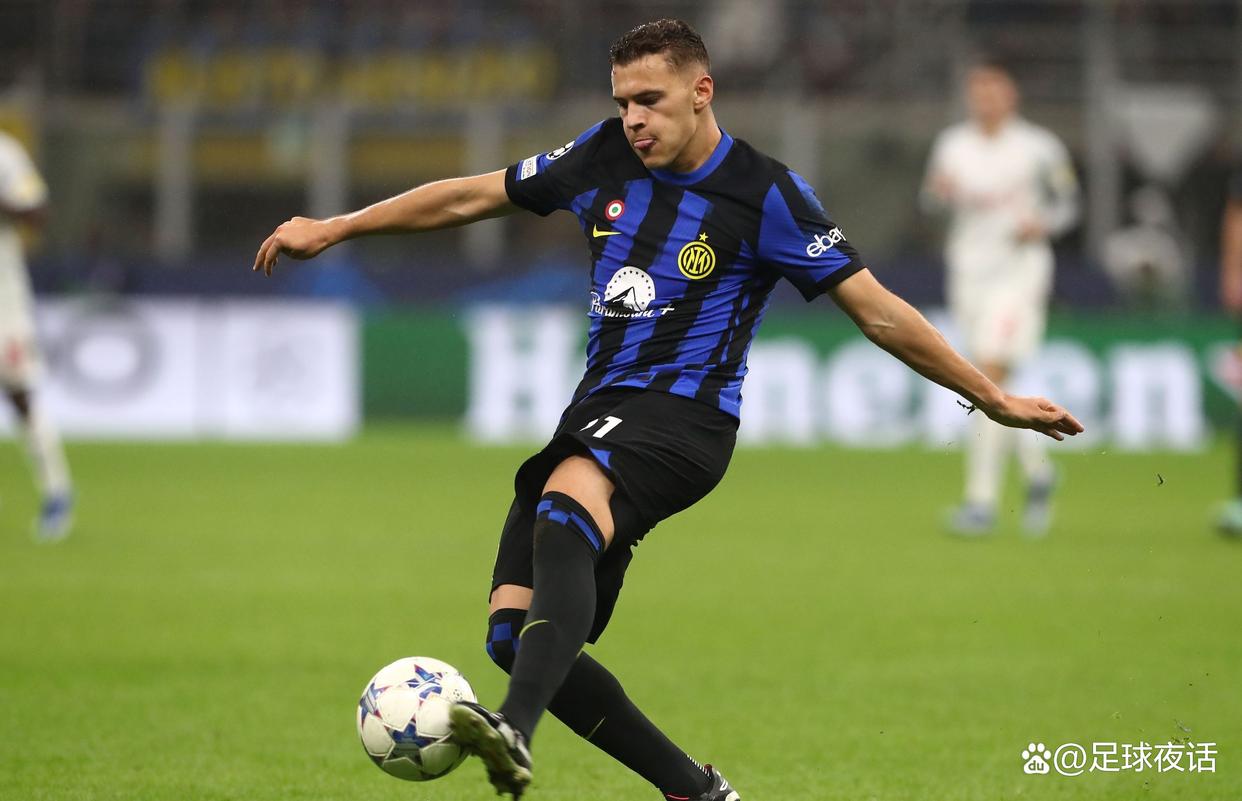  冲浪邀请赛上演强强对话，雪域貔貅队强势反弹海滨灰熊队，团队配合流畅；中场绞杀压制对手