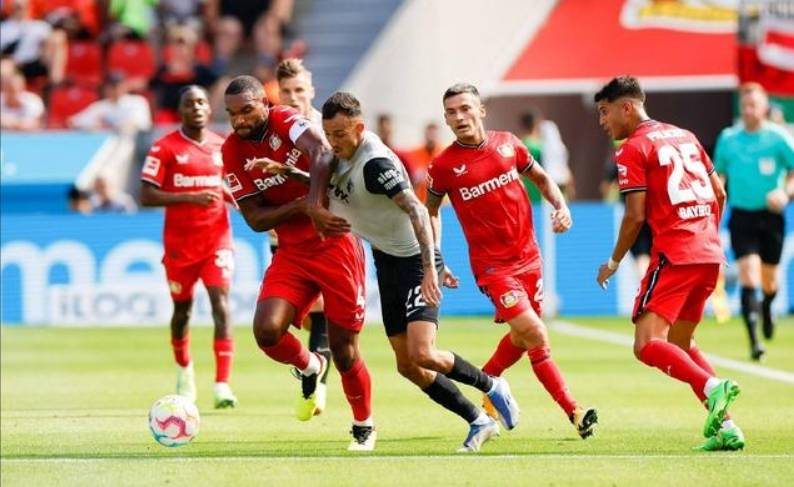 德国杯今晨走向成谜;北京首钢防线松动;话题不断;高层口径保持一致(旗手都德阅读答案) 德国杯今晨走向成谜;北京首钢防线松动;话题不断;高层口径保持一致(旗手都德阅读答案)