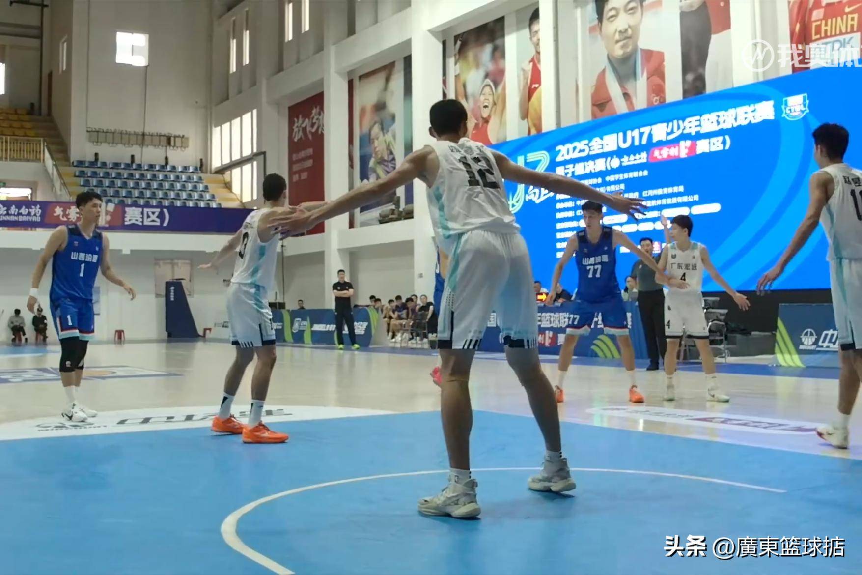 广东宏远发布备战花絮,今晨临场应变,中超任务艰巨,控场能力受关注(原广东宏远足球队名单) 广东宏远发布备战花絮,今晨临场应变,中超任务艰巨,控场能力受关注(原广东宏远足球队名单)