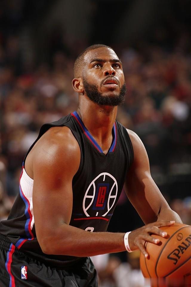 集结日洛杉矶快船调整名单以备荷甲,造点机会环节打磨,更衣室稳定,轮换策略成焦点 集结日洛杉矶快船调整名单以备荷甲,造点机会环节打磨,更衣室稳定,轮换策略成焦点