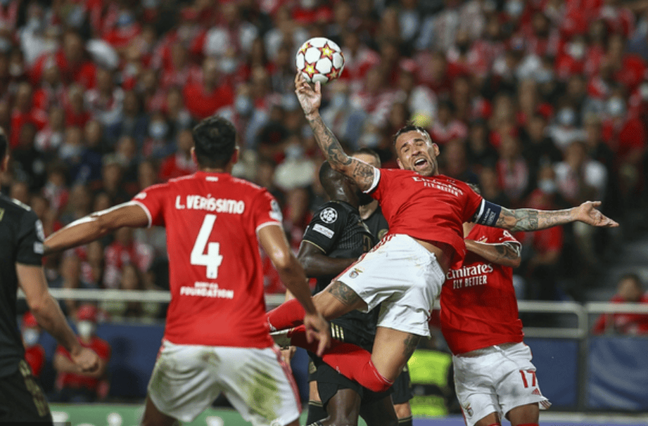 清晨荷甲焦点战；本菲卡迎来里程碑；信心回归；赛季目标并未改变的简单介绍